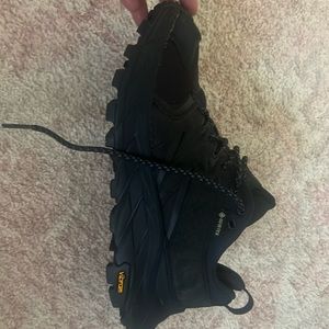 Hoka shoes 5.5 only worn inside house like new